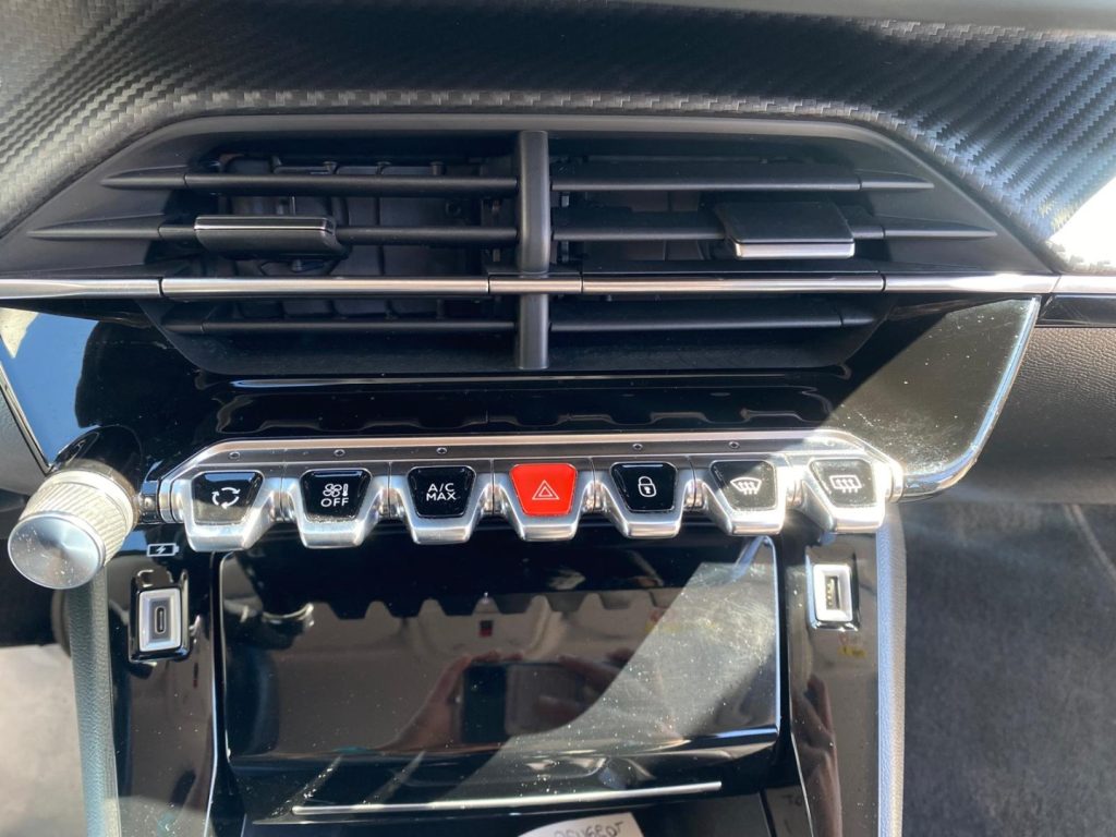 PEUGEOT 2008 130CV Allure Pack UNICO PROPRIETARIO GOMME NUOVE - 15