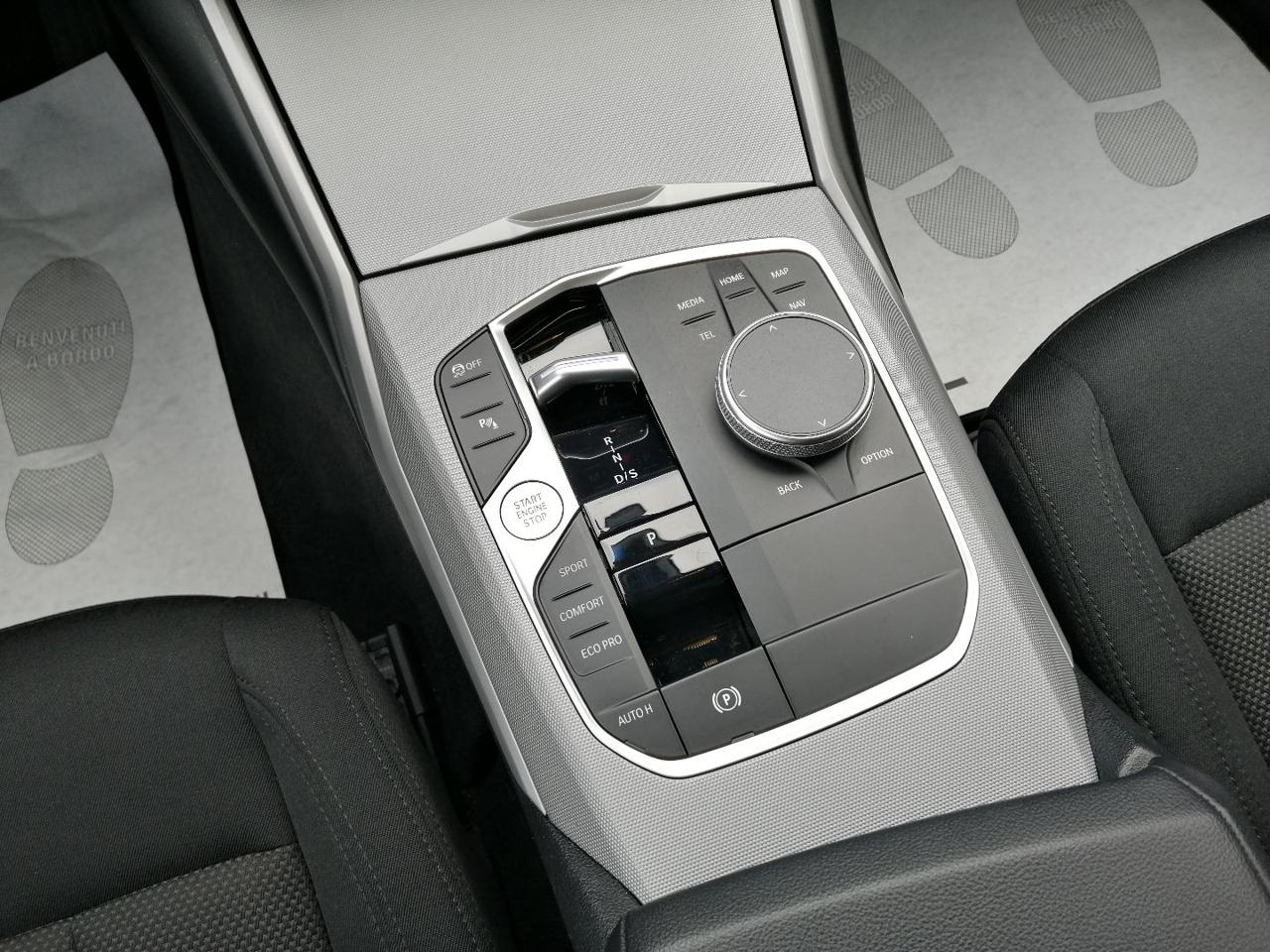 BMW 318 d 48V Touring Business Advantage - 18