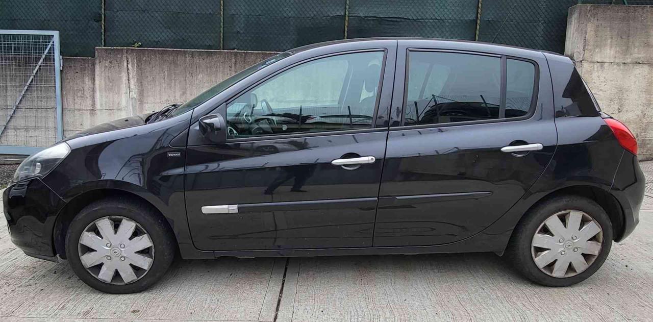 RENAULT Clio 1.2 16V 5 porte Dynamique - 4