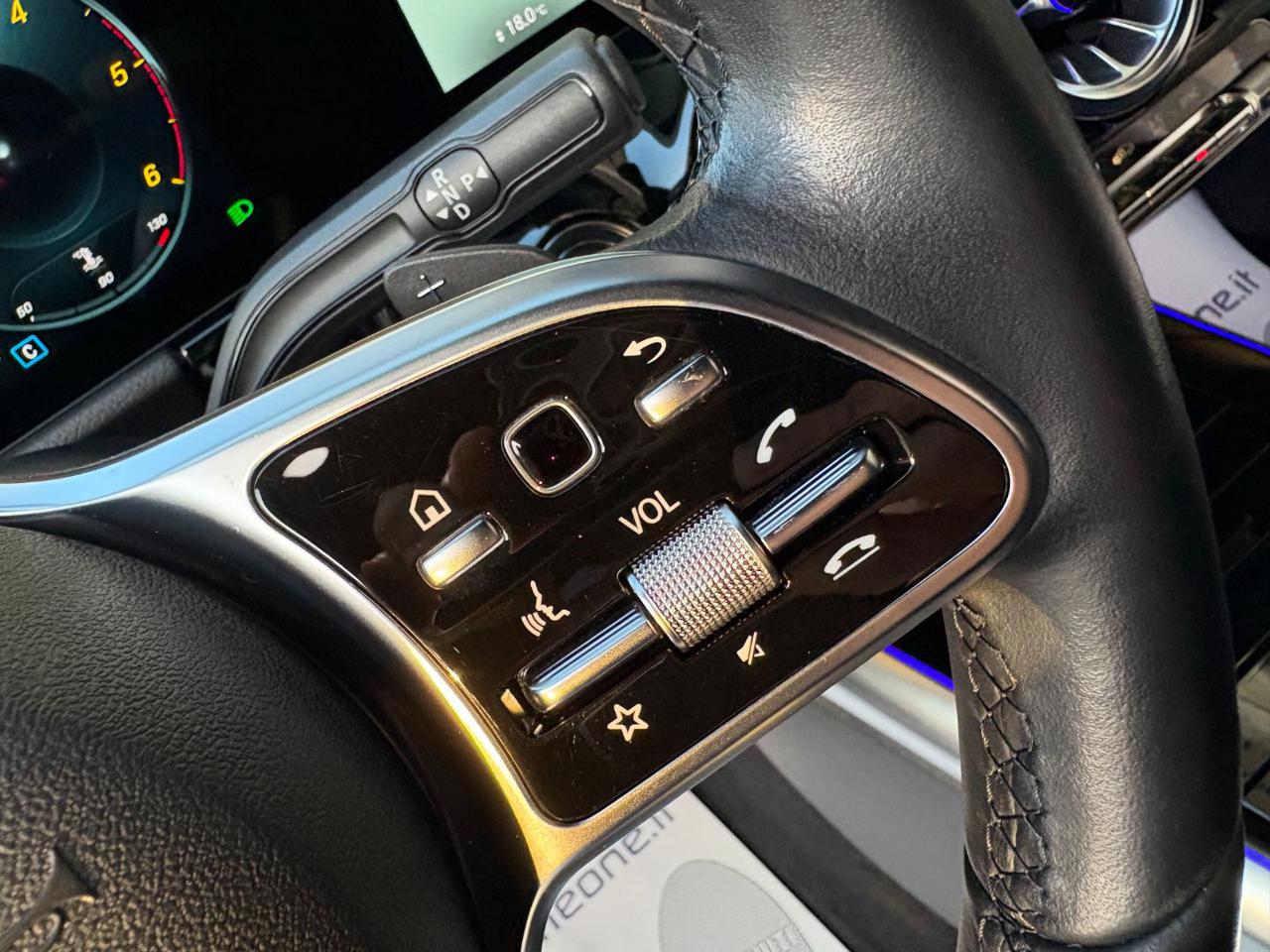 MERCEDES-BENZ GLA 200 d Automatic Sport Plus - 22