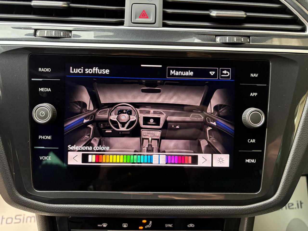 VOLKSWAGEN Tiguan 2.0 TDI 150 CV SCR DSG 4MOTION R-Line - 15