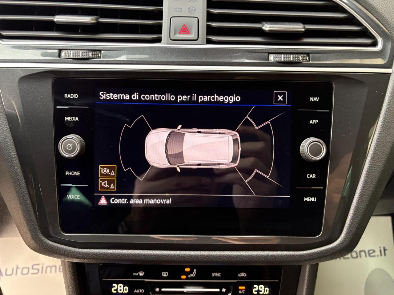 VOLKSWAGEN Tiguan 2.0 TDI 150 CV SCR DSG 4MOTION R-Line - 26