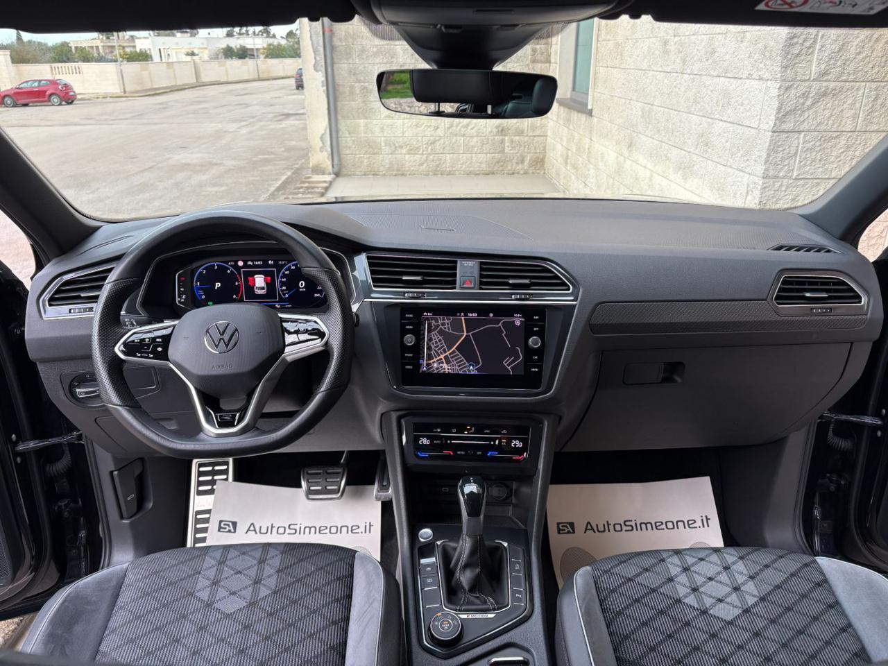 VOLKSWAGEN Tiguan 2.0 TDI 150 CV SCR DSG 4MOTION R-Line - 13