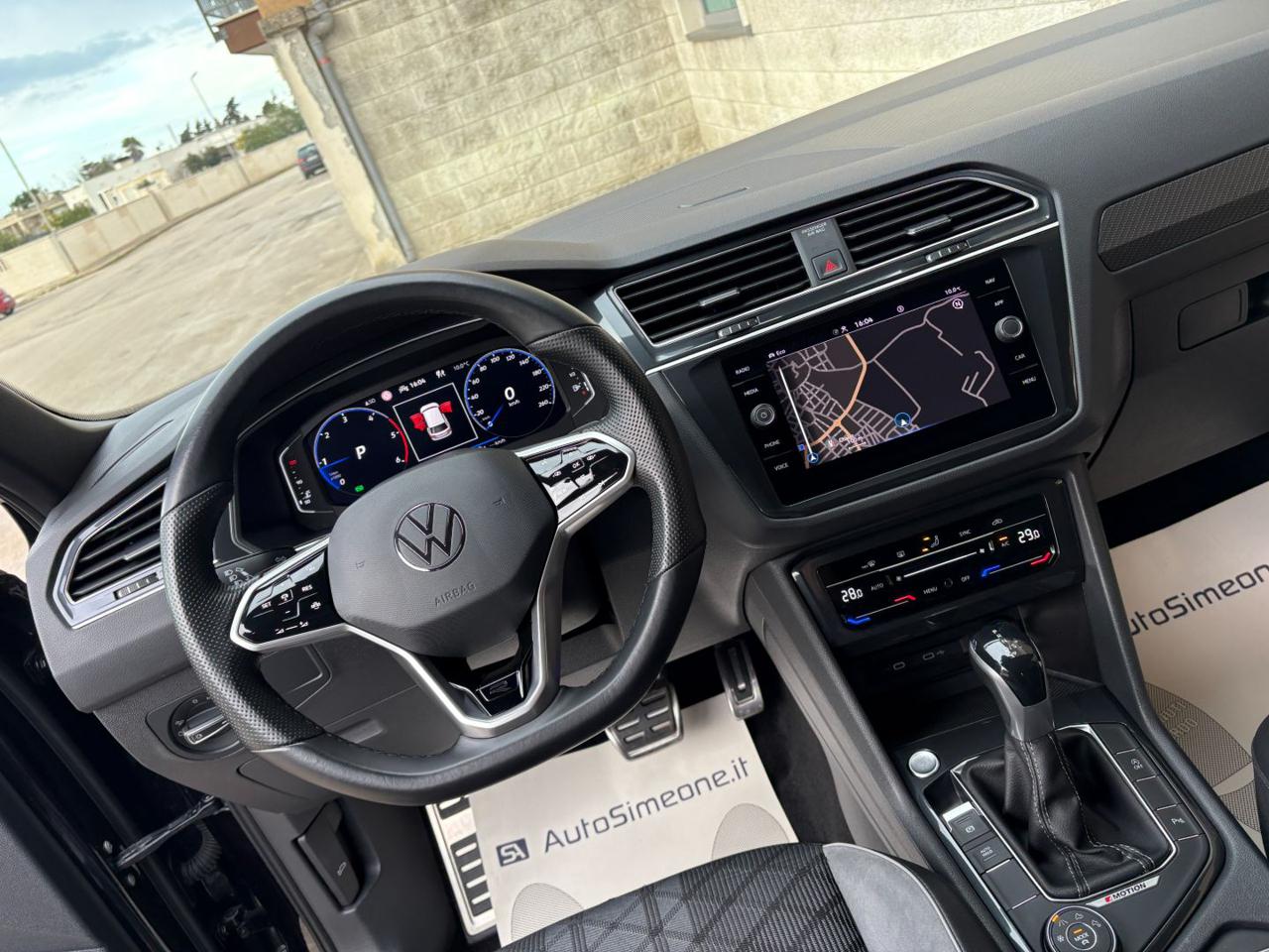 VOLKSWAGEN Tiguan 2.0 TDI 150 CV SCR DSG 4MOTION R-Line - 21