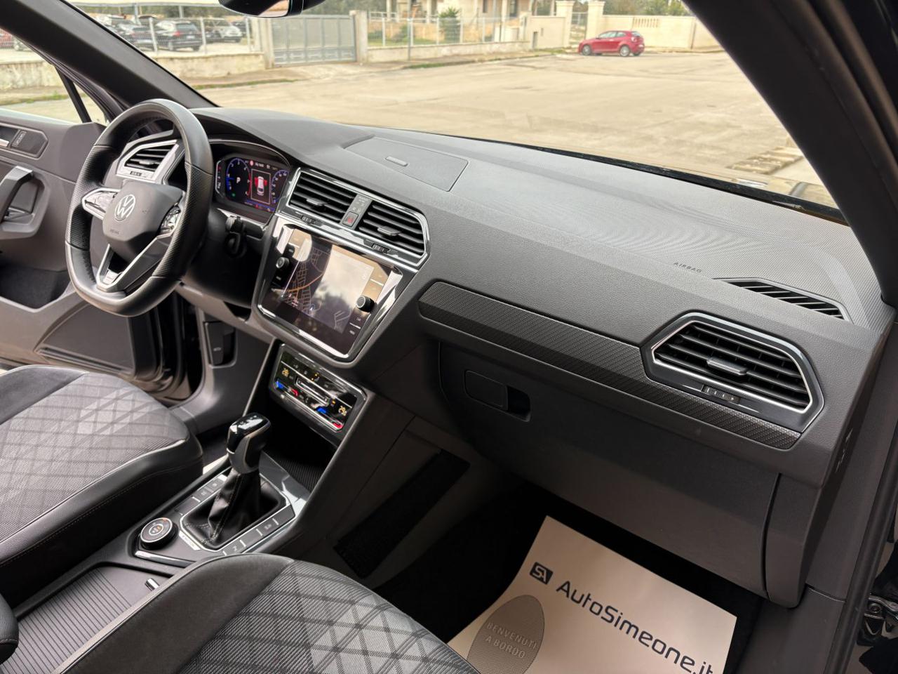 VOLKSWAGEN Tiguan 2.0 TDI 150 CV SCR DSG 4MOTION R-Line - 14