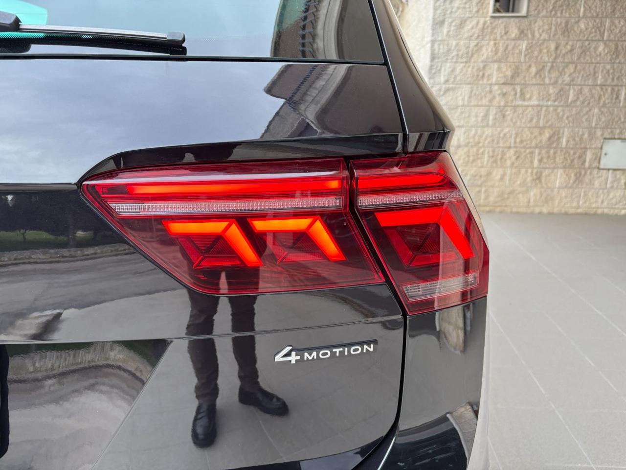 VOLKSWAGEN Tiguan 2.0 TDI 150 CV SCR DSG 4MOTION R-Line - 43