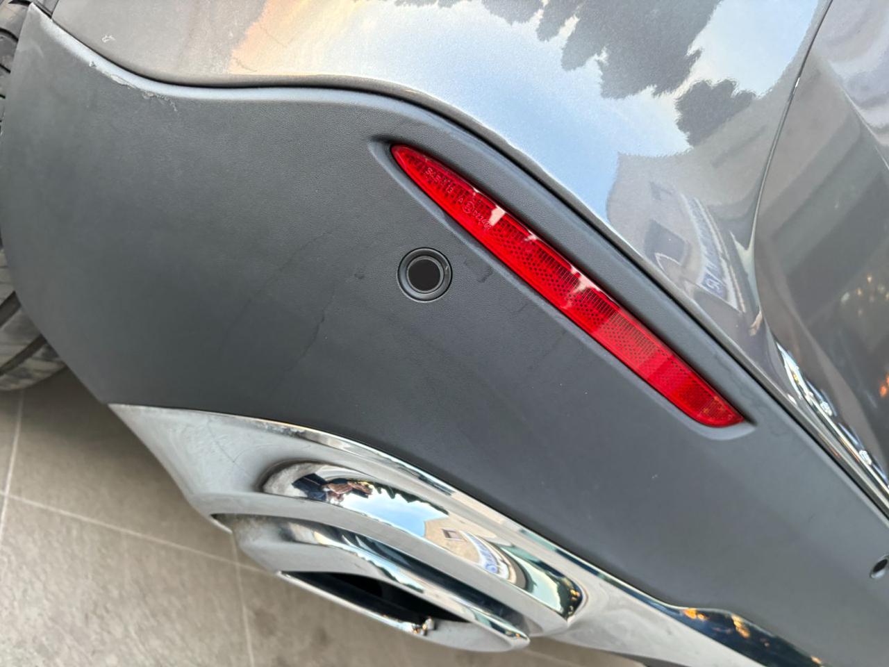 MERCEDES-BENZ GLA 200 d Automatic Sport Plus - 42