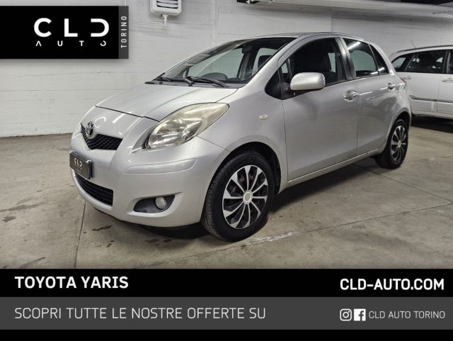 TOYOTA Yaris Grigio metallizzato