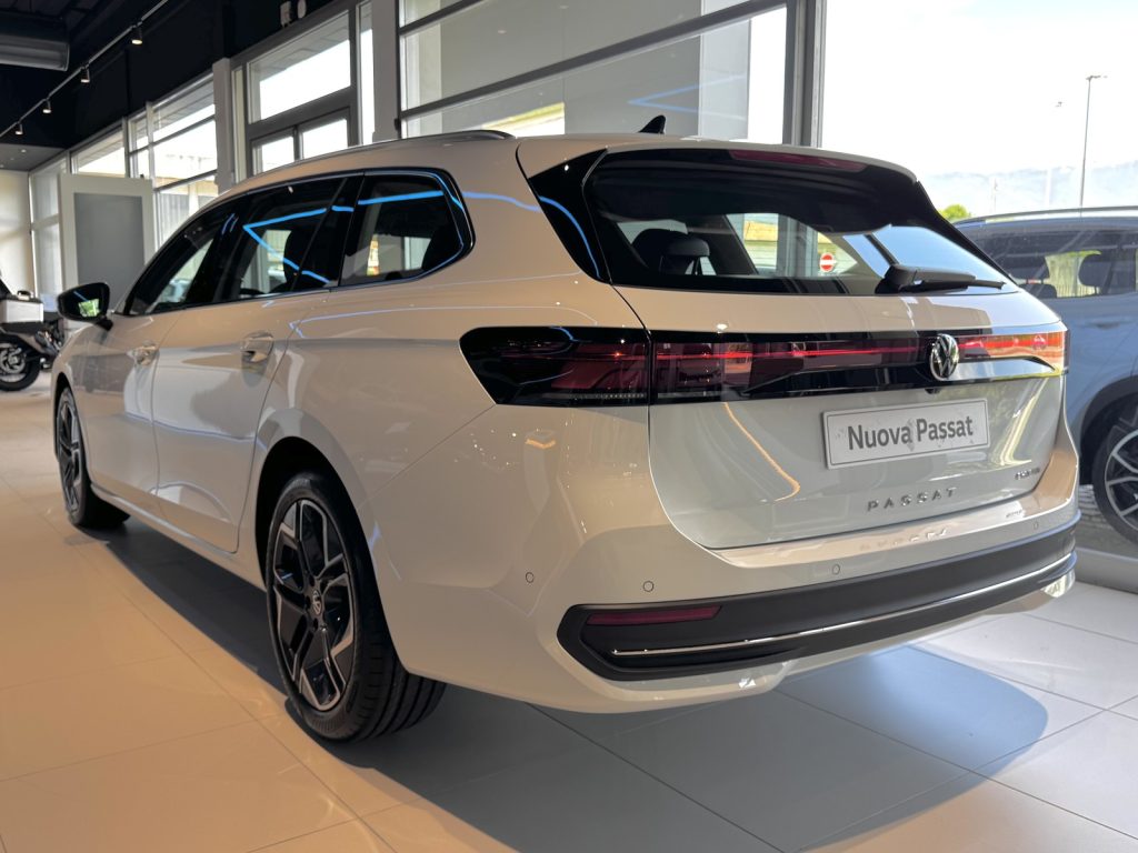 VOLKSWAGEN Passat 1.5 tsi ehybrid business 204cv dsg - 5