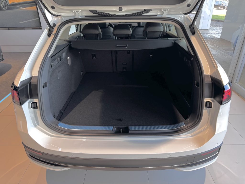 VOLKSWAGEN Passat 1.5 tsi ehybrid business 204cv dsg - 10