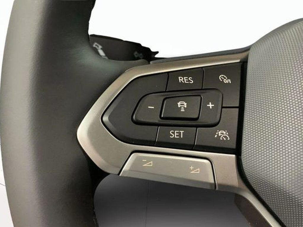 VOLKSWAGEN T-Cross Nuova T-Cross R-Line Plus 1.0 TSI 85 kW (115 CV) M - 8