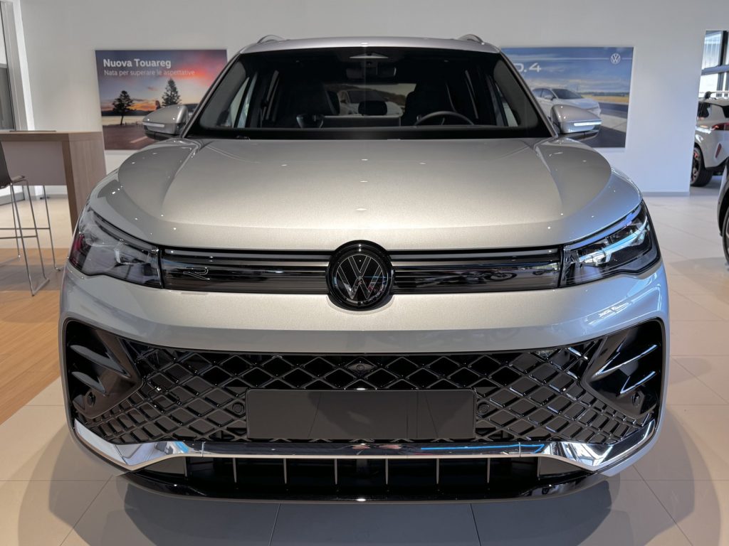 VOLKSWAGEN Tiguan Nuova Tiguan R-Line Plus 1.5 eTSI ACT 110 kW (150 - 2