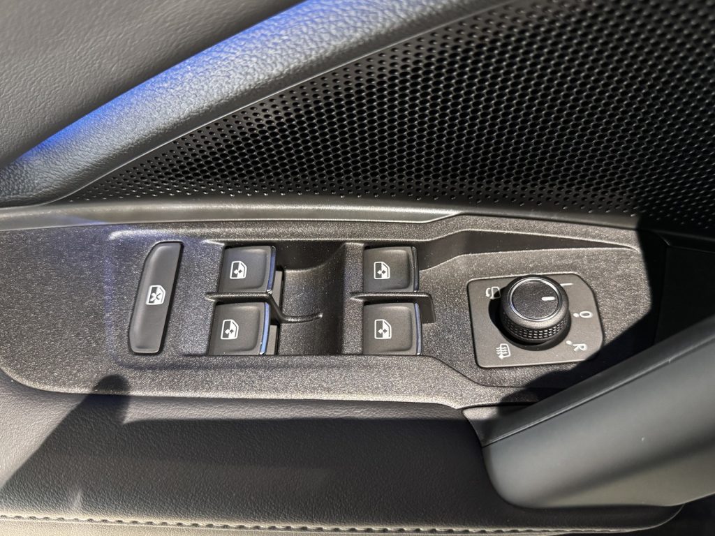 VOLKSWAGEN Tiguan Nuova Tiguan R-Line Plus 1.5 eTSI ACT 110 kW (150 - 13