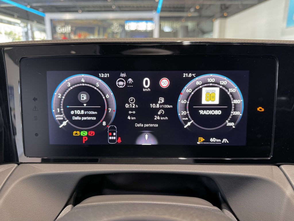 VOLKSWAGEN Tiguan Nuova Tiguan R-Line Plus 1.5 eTSI ACT 110 kW (150 - 15