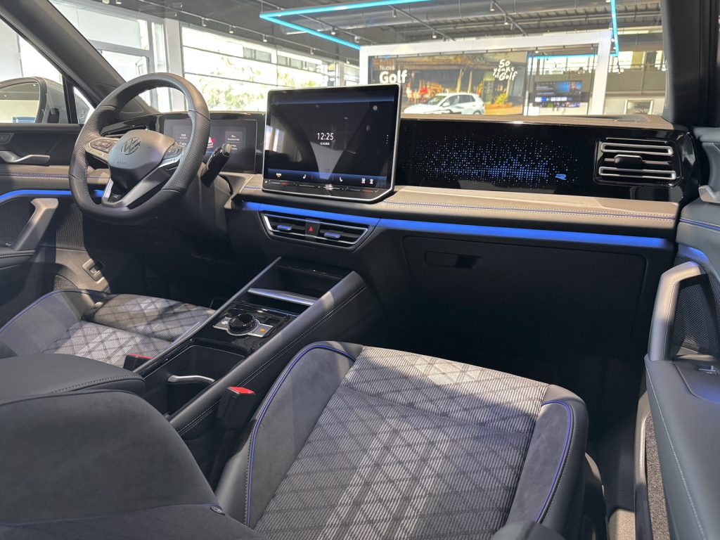 VOLKSWAGEN Tiguan Nuova Tiguan R-Line Plus 1.5 eTSI ACT 110 kW (150 - 22