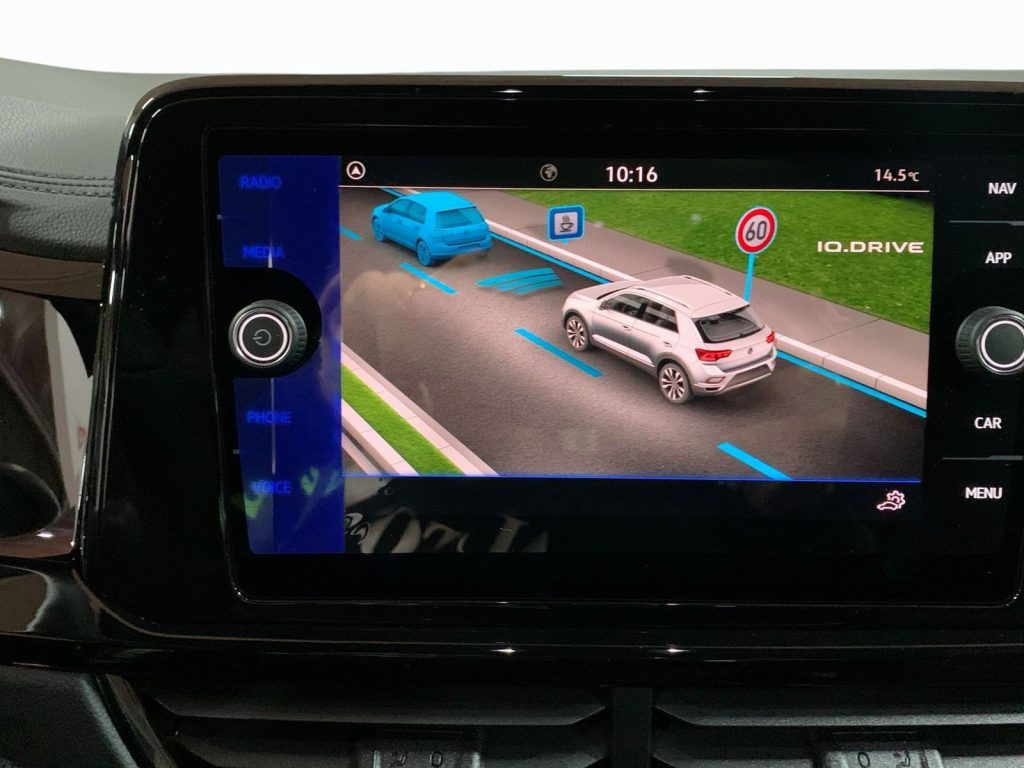 VOLKSWAGEN T-Roc R-Line Plus 2.0 TDI SCR 110 kW (150 CV) DSG - 10