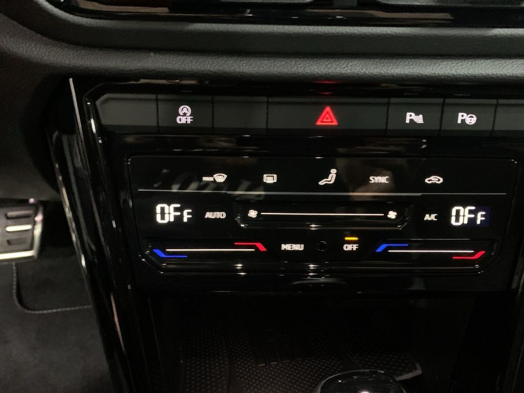 VOLKSWAGEN T-Roc R-Line Plus 2.0 TDI SCR 110 kW (150 CV) DSG - 12