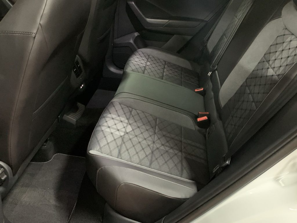 VOLKSWAGEN T-Roc R-Line Plus 2.0 TDI SCR 110 kW (150 CV) DSG - 17