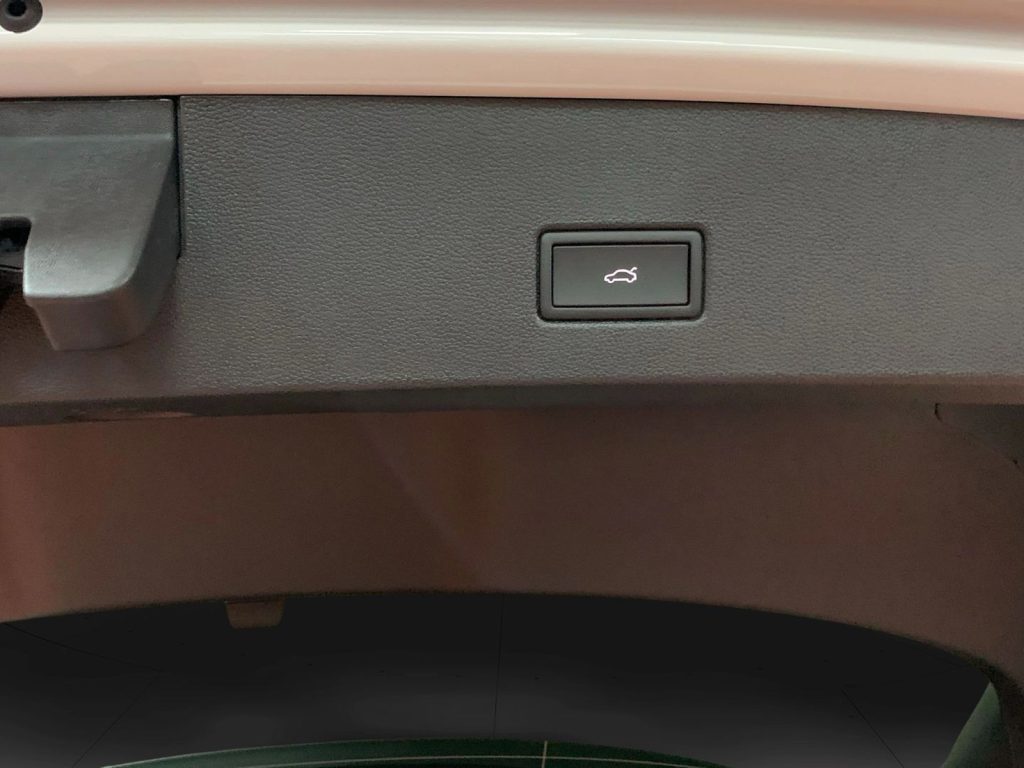 VOLKSWAGEN T-Roc R-Line Plus 2.0 TDI SCR 110 kW (150 CV) DSG - 20