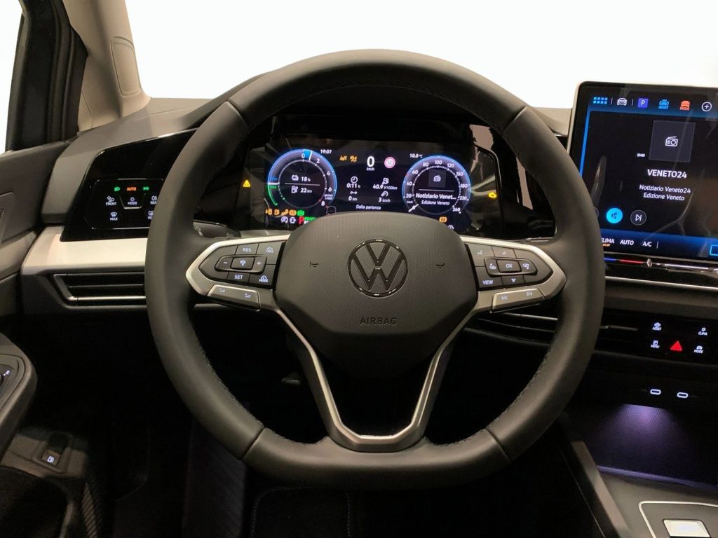 VOLKSWAGEN Golf Nuova Golf Edition Plus 1.5 TSI eHybrid 150 kW (20 - 9