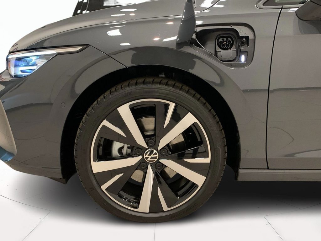 VOLKSWAGEN Golf Nuova Golf Edition Plus 1.5 TSI eHybrid 150 kW (20 - 26
