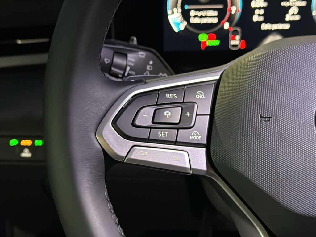 VOLKSWAGEN T-Roc 1.5 etsi life 115cv dsg - 17