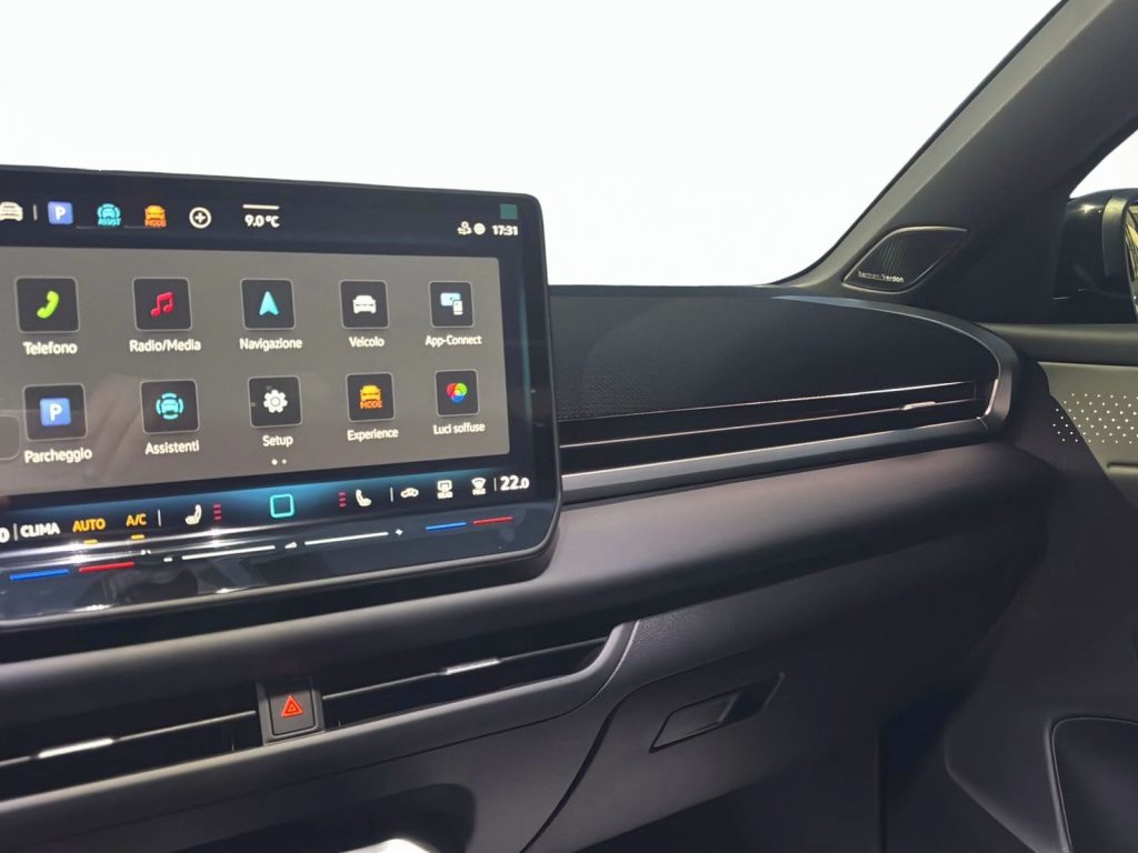 VOLKSWAGEN T-Roc 1.5 etsi r-line 150cv dsg - 21