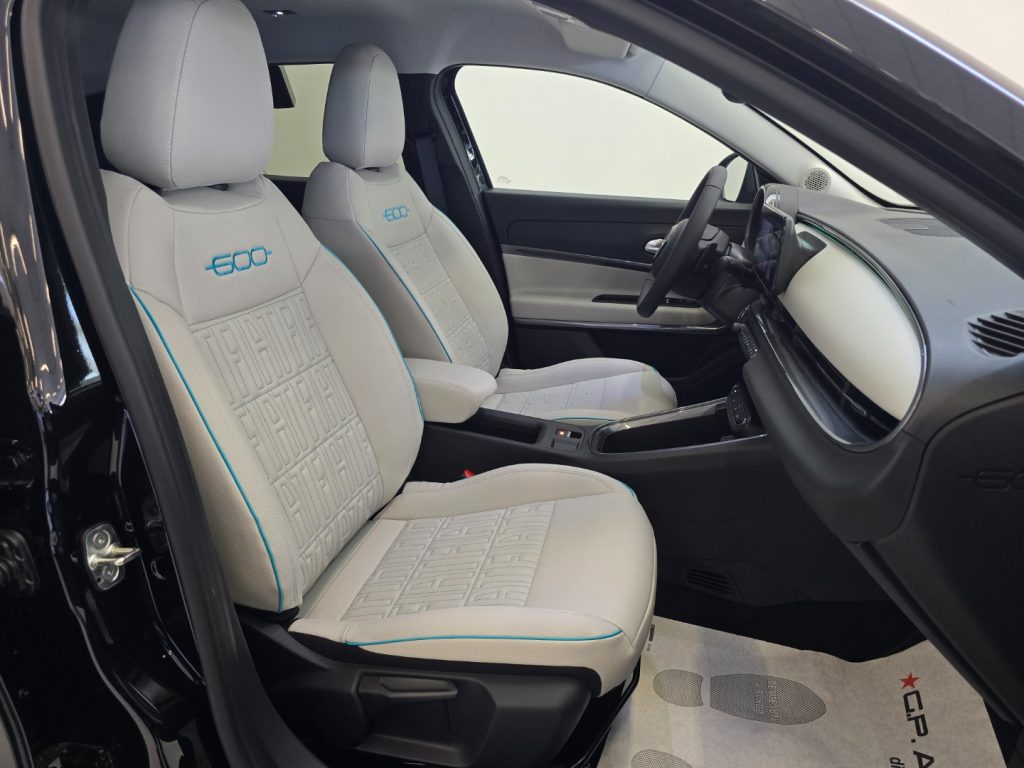 FIAT 600 Hybrid 100 CV DCT MHEV La Prima - 23