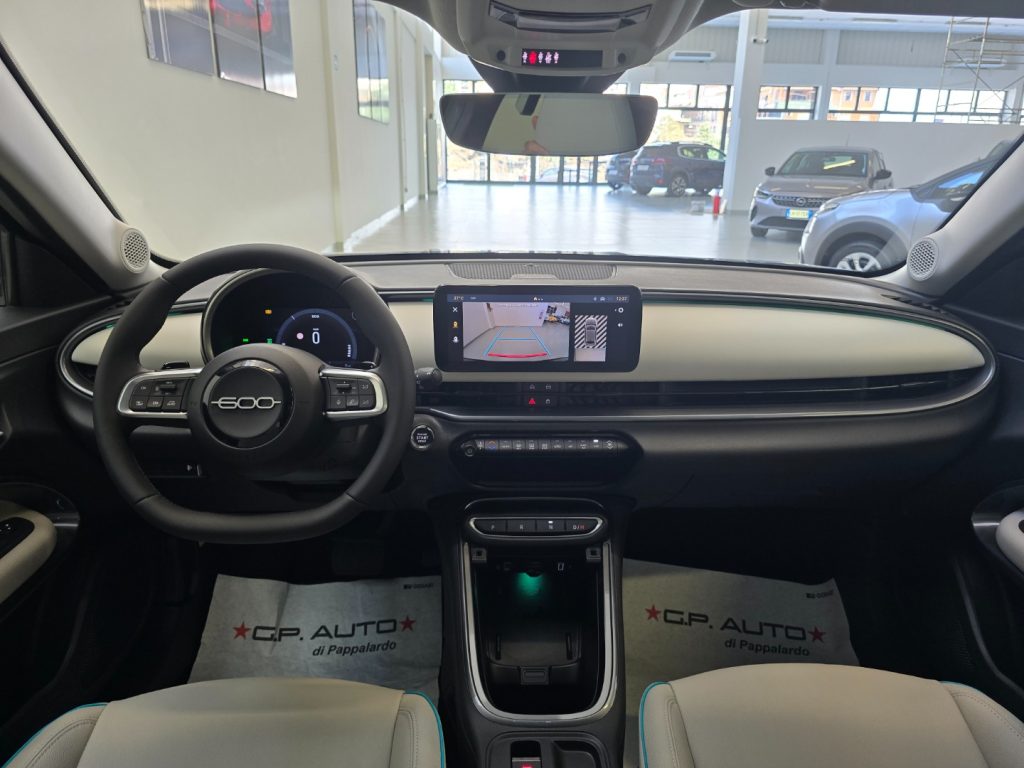 FIAT 600 Hybrid 100 CV DCT MHEV La Prima - 10