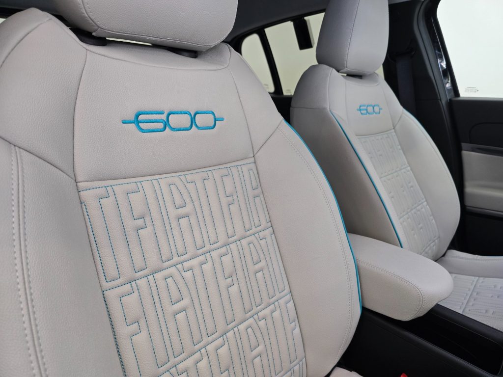 FIAT 600 Hybrid 100 CV DCT MHEV La Prima - 24