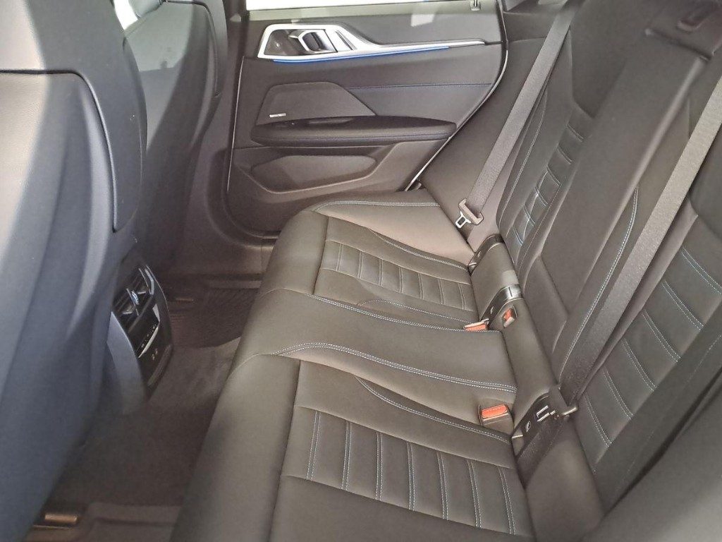 BMW i4 M50 Aut. + Tetto apr. - 12