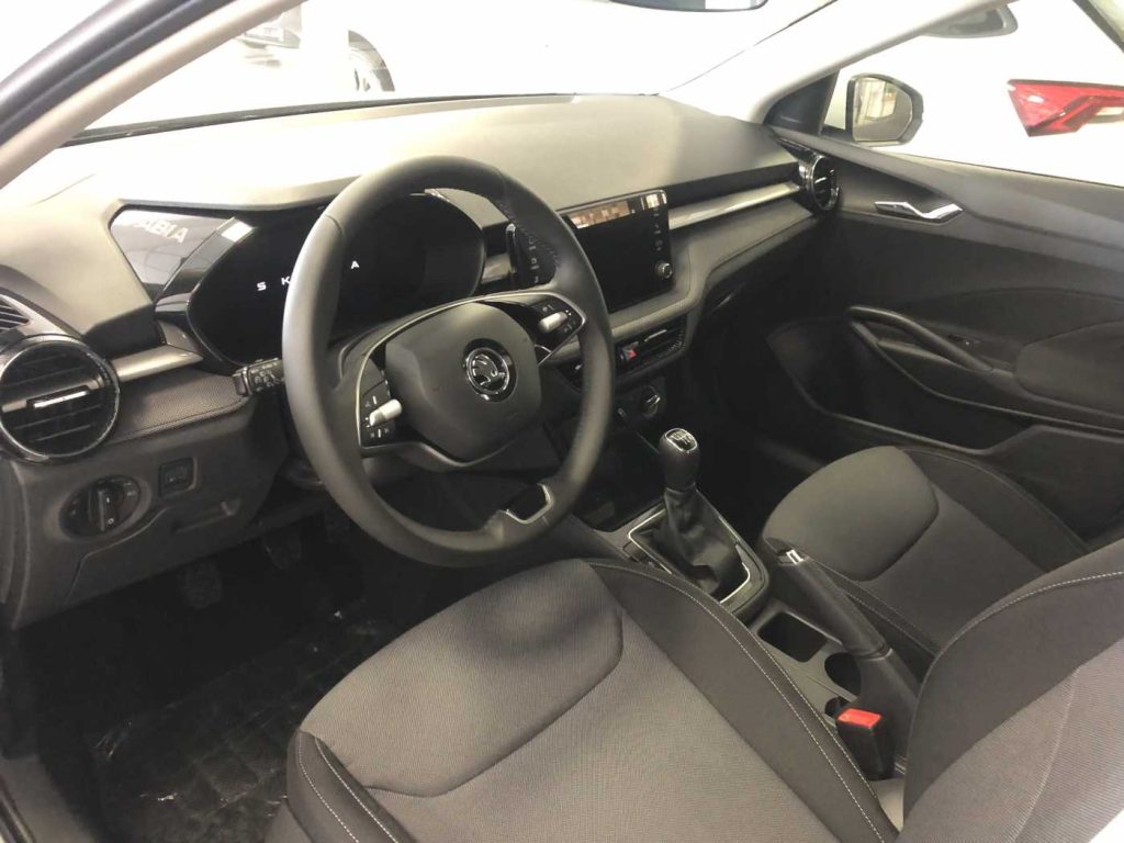 SKODA Fabia 1.0 MPI 80 CV Your Way - 9