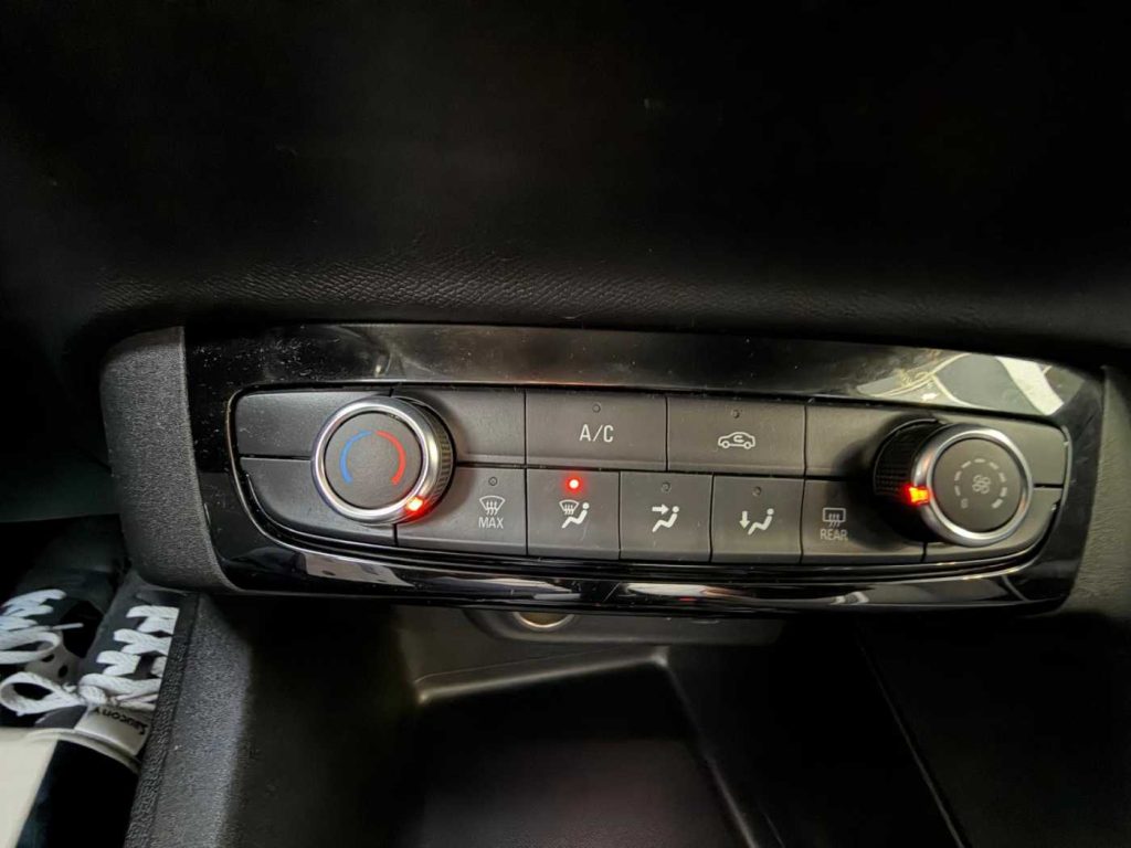 OPEL Corsa 1.2 Design & Tech - 16