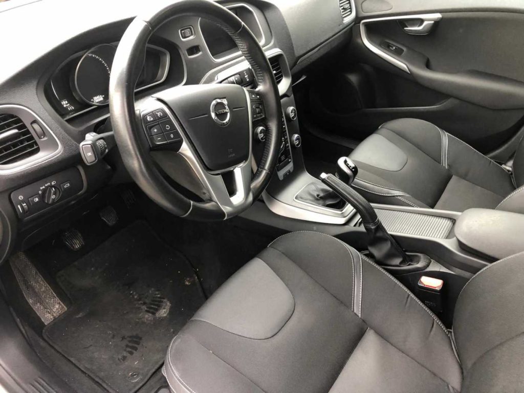VOLVO V40 D2 Business Plus - 9