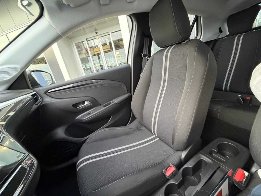 OPEL Corsa 1.2 Design & Tech - 19