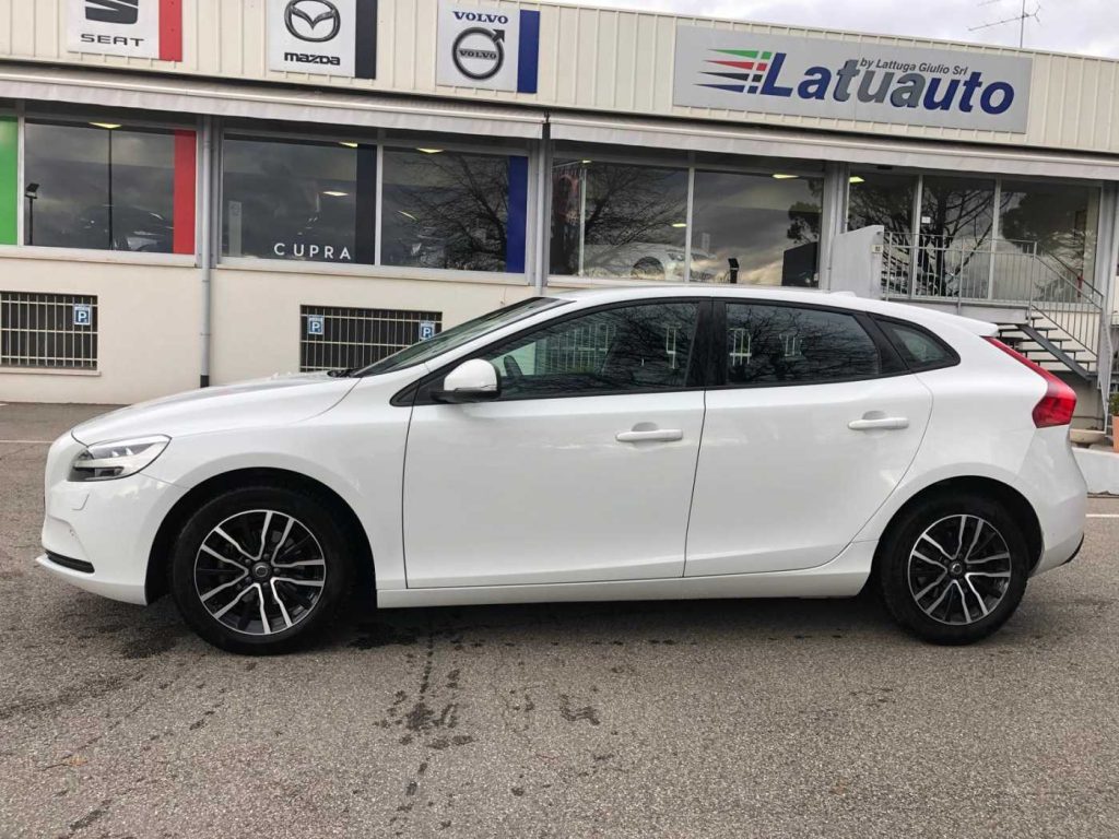 VOLVO V40 D2 Business Plus - 3
