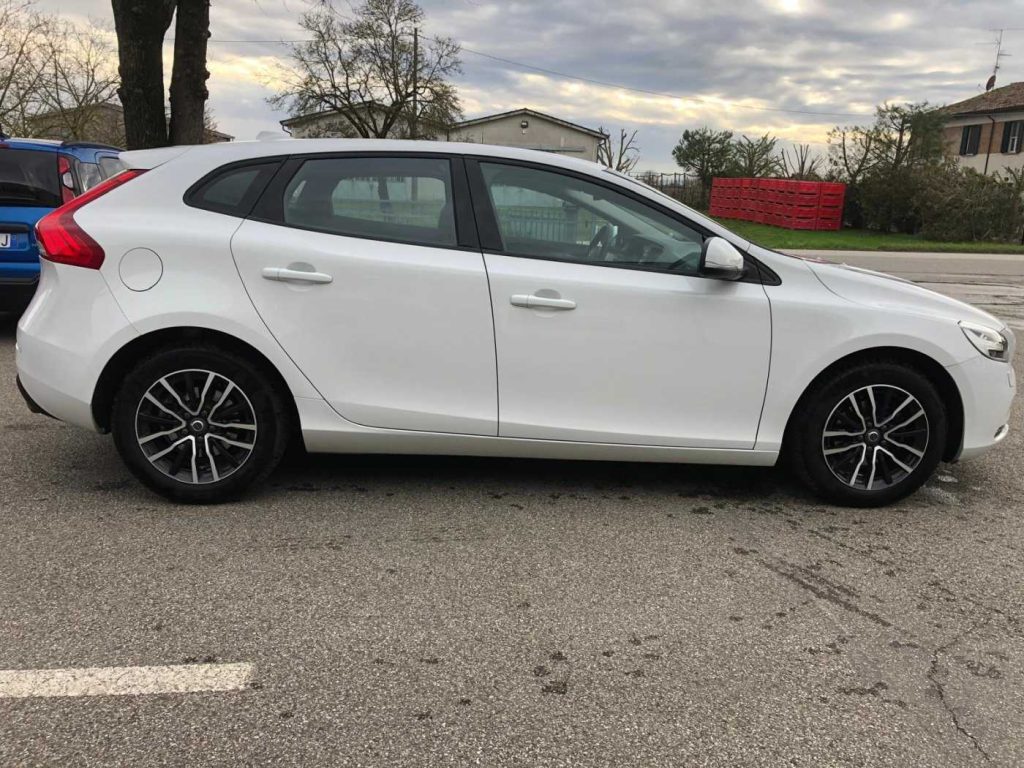 VOLVO V40 D2 Business Plus - 5
