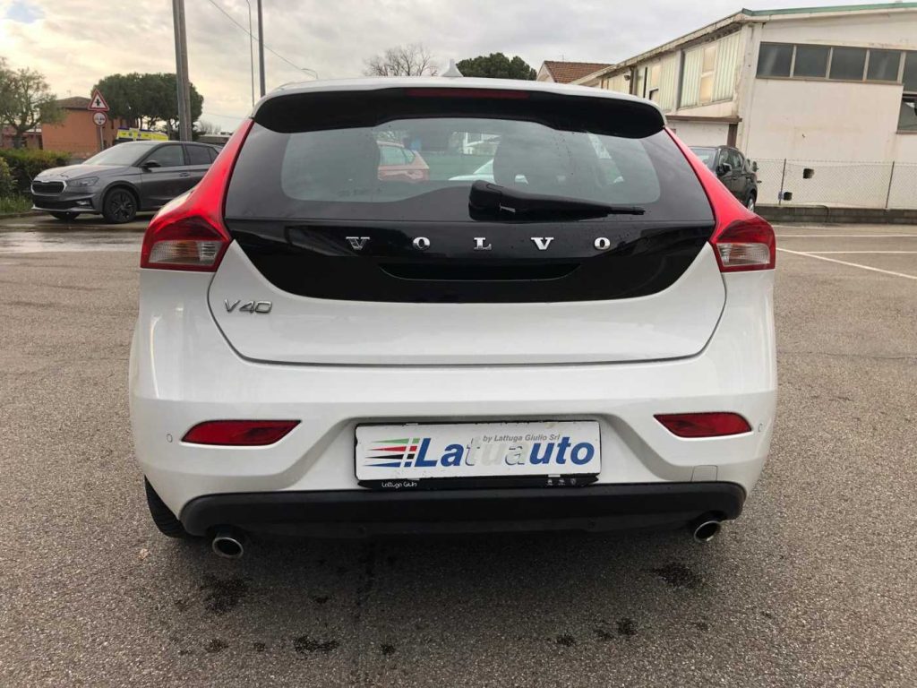 VOLVO V40 D2 Business Plus - 8