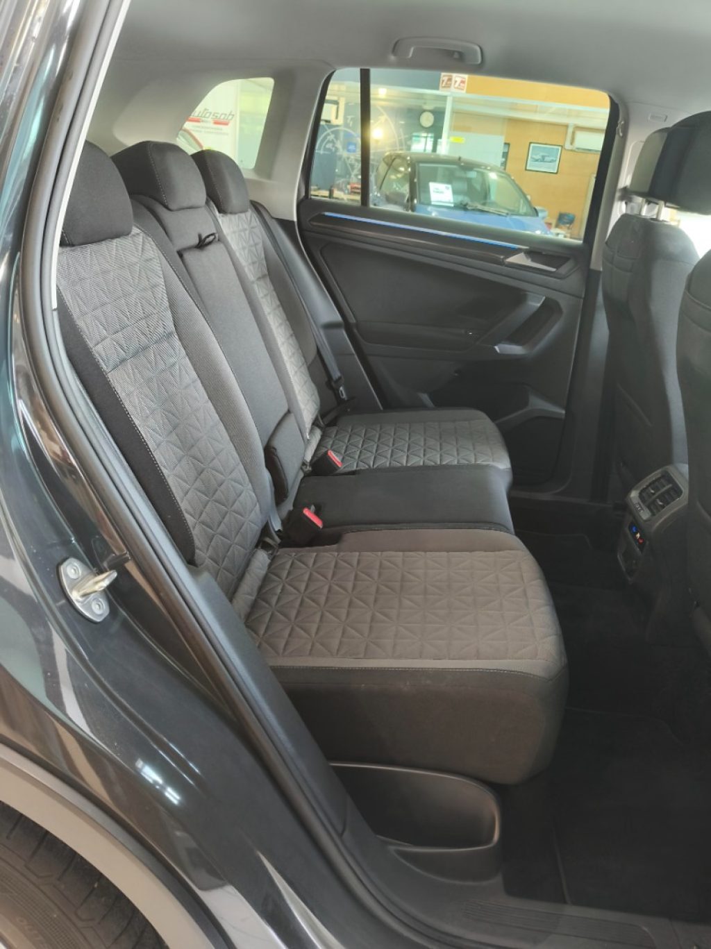 VOLKSWAGEN Tiguan 2.0 TDI Automatic DSG 150 CV Life 24 Mesi Garanzia - 19