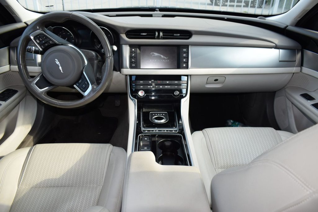 JAGUAR XF XF 2.0 D 180 CV AWD aut. Prestige MOTORE DA SOSTIT - 7