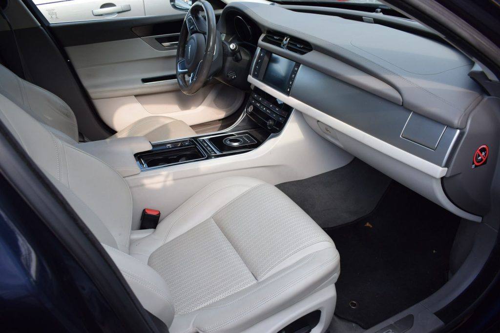 JAGUAR XF XF 2.0 D 180 CV AWD aut. Prestige MOTORE DA SOSTIT - 13