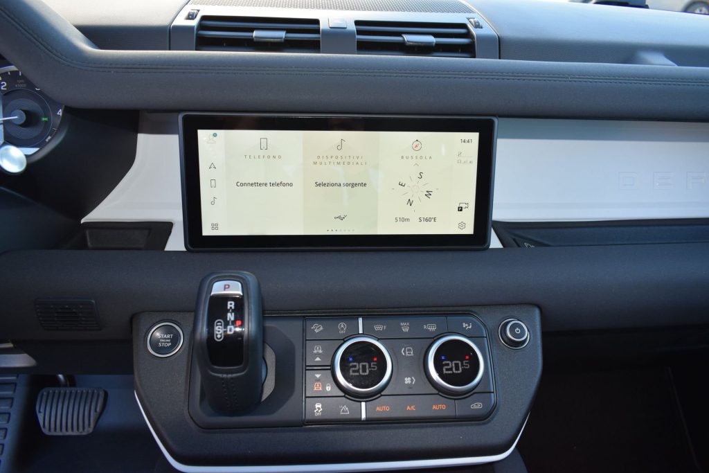 LAND ROVER Defender Defender 110 3.0D I6 200 CV AWD Auto SE - 12