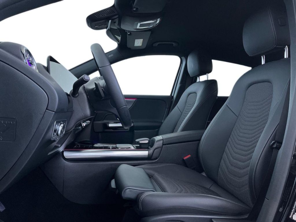 MERCEDES-BENZ GLA 180 Automatic Sport Plus - 10