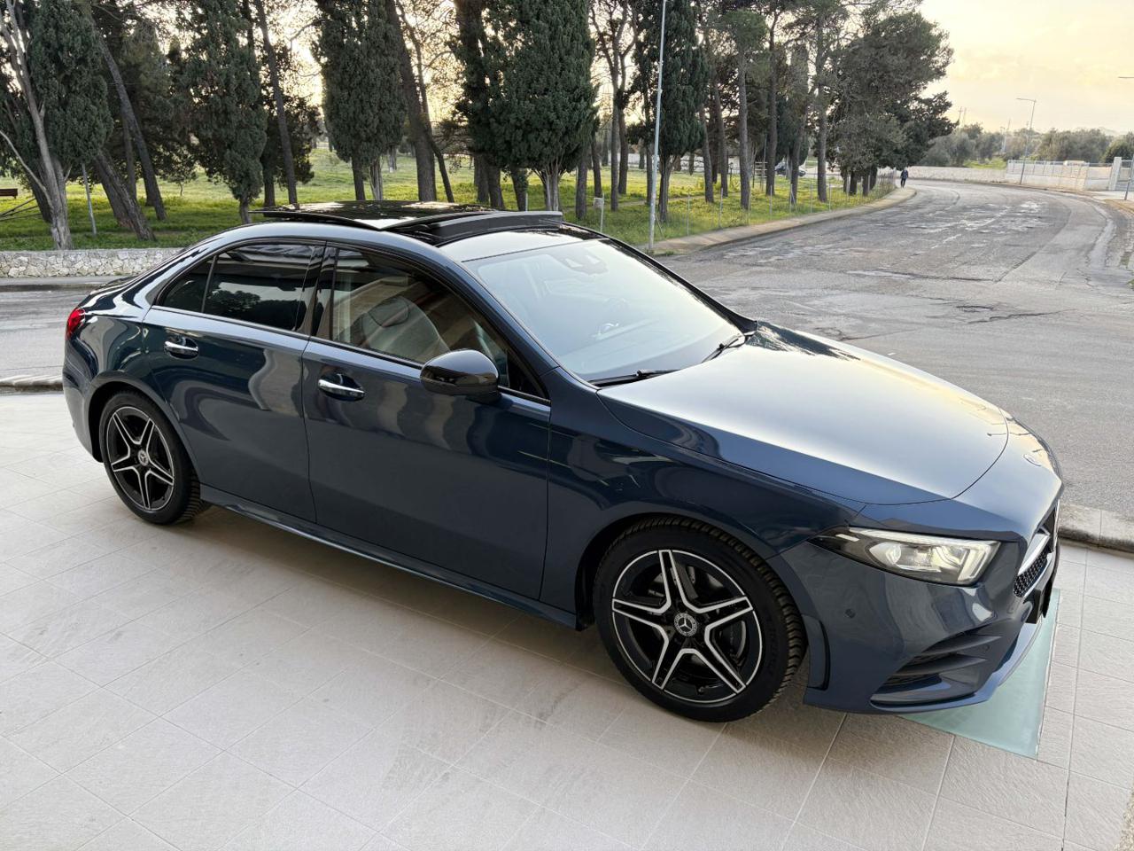 MERCEDES-BENZ A 220 d Automatic Premium Sedan TETTO-PACK NIGHT - 3