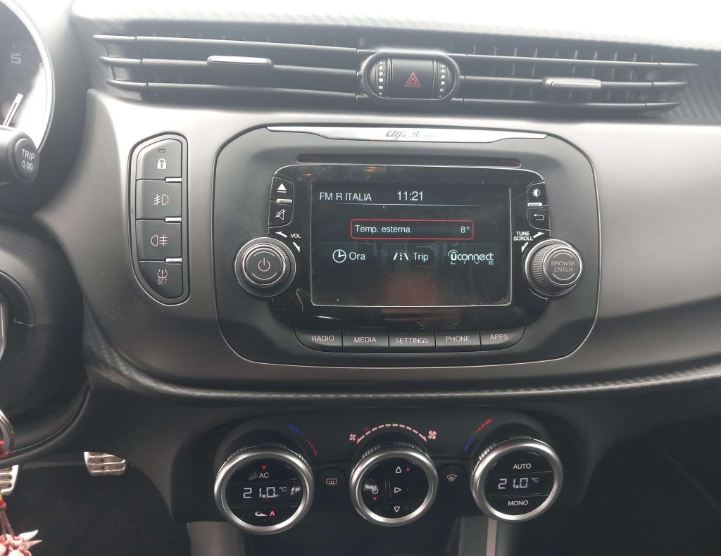 ALFA ROMEO Giulietta 1.4 t. Carbon Edition 120cv - 12