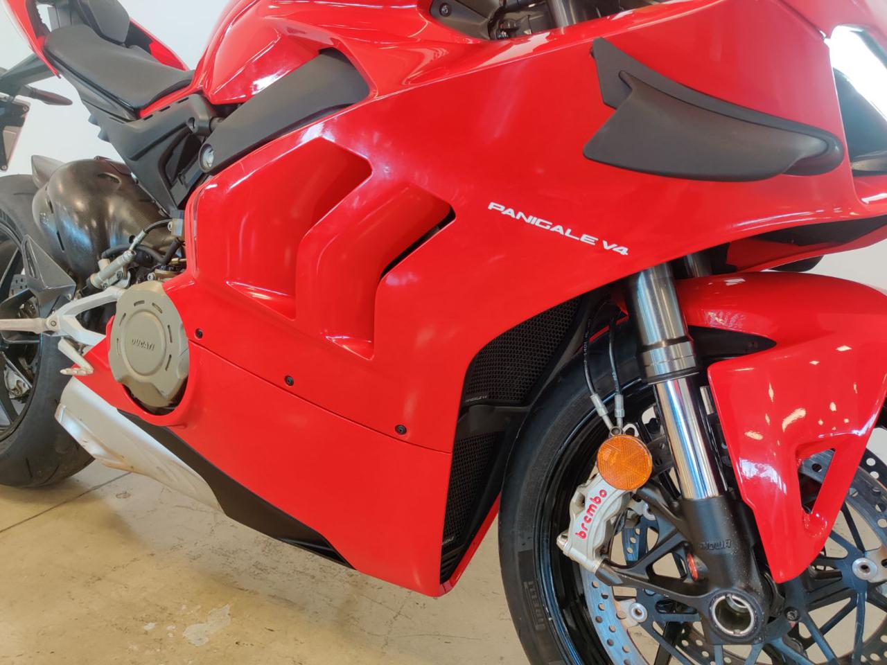 DUCATI Panigale V4 RED - 7