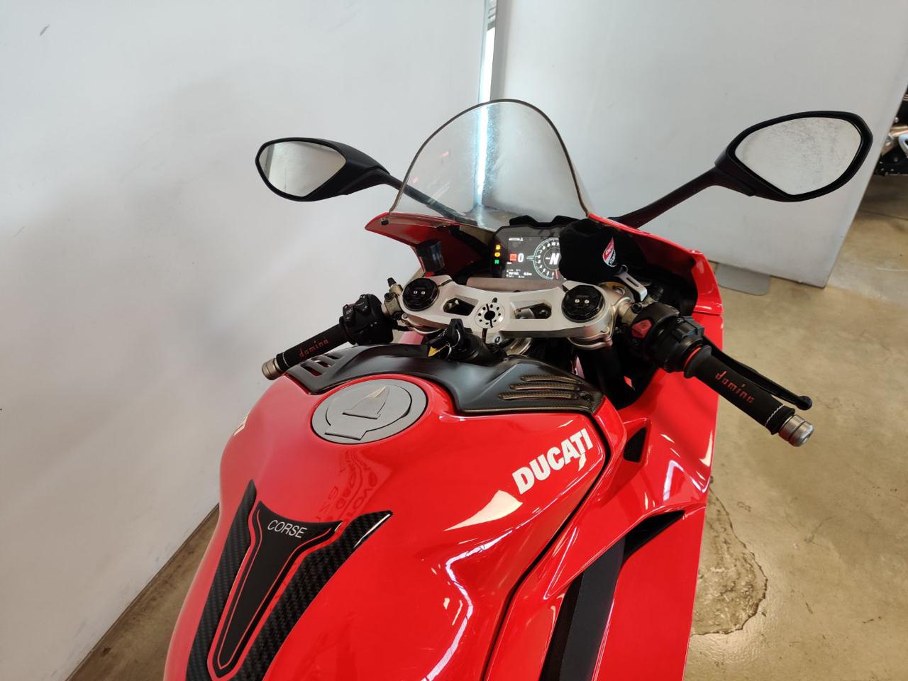 DUCATI Panigale V4 RED - 10