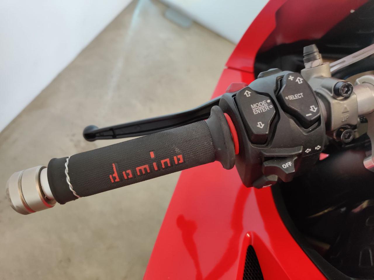 DUCATI Panigale V4 RED - 11