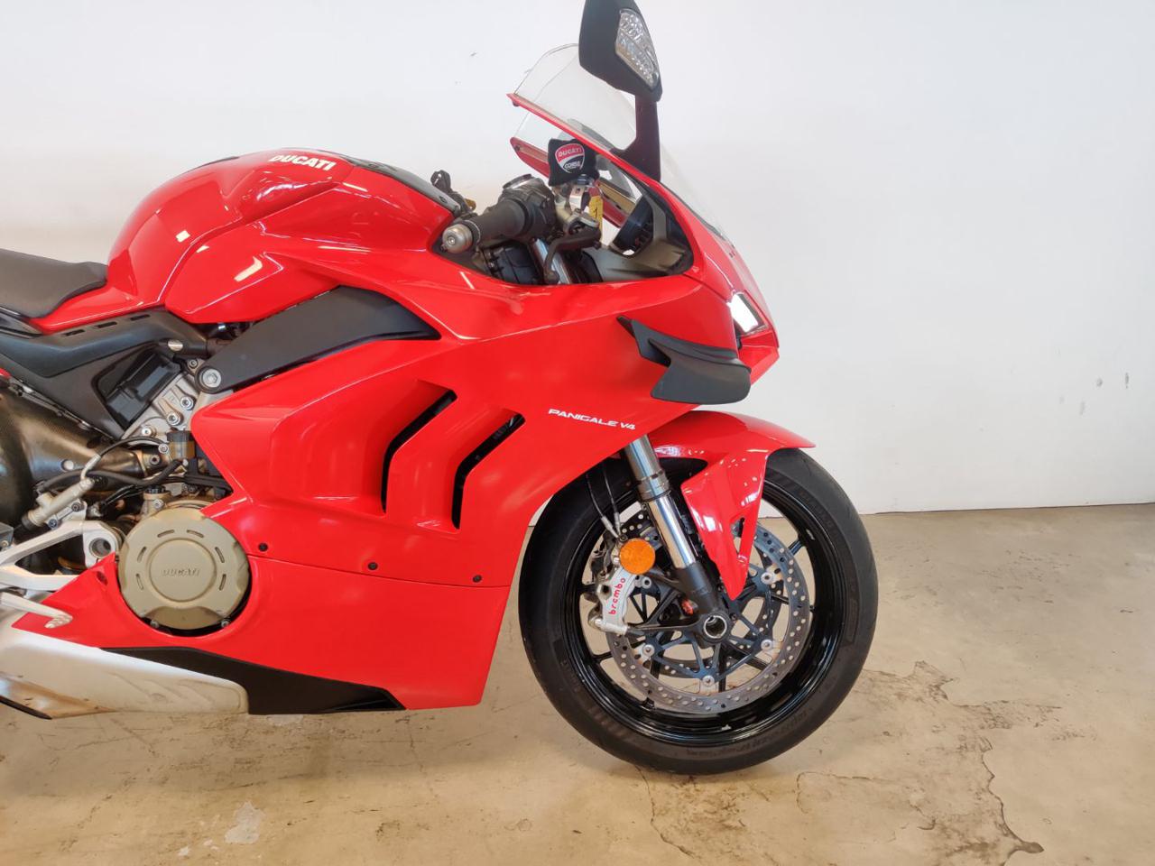 DUCATI Panigale V4 RED - 5