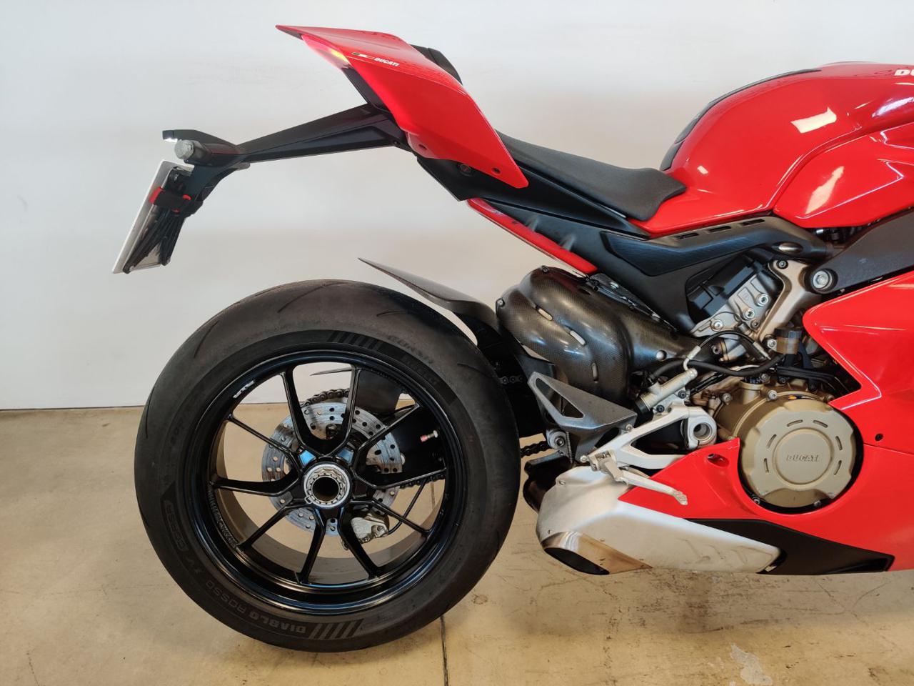 DUCATI Panigale V4 RED - 6